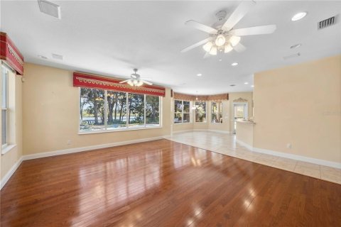 House in Port Orange, Florida 5 bedrooms, 327.57 sq.m. № 2102507 - photo 21