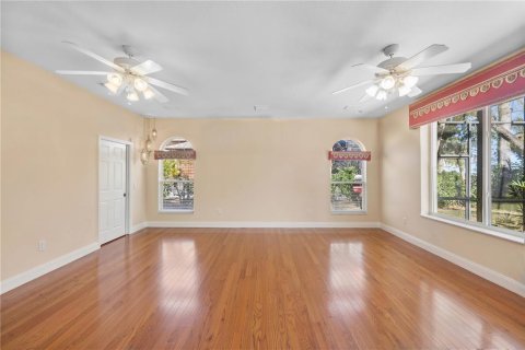 House in Port Orange, Florida 5 bedrooms, 327.57 sq.m. № 2102507 - photo 19