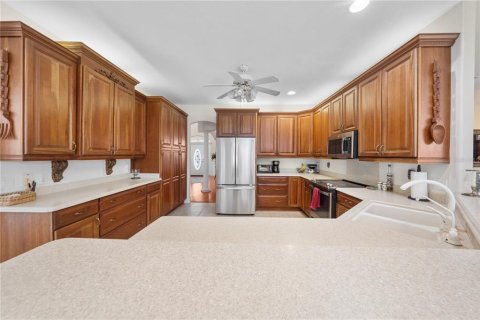 House in Port Orange, Florida 5 bedrooms, 327.57 sq.m. № 2102507 - photo 25
