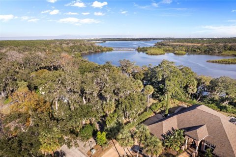 House in Port Orange, Florida 5 bedrooms, 327.57 sq.m. № 2102507 - photo 3