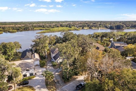 House in Port Orange, Florida 5 bedrooms, 327.57 sq.m. № 2102507