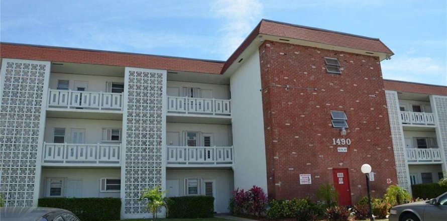 Condo in Lauderhill, Florida, 2 bedrooms  № 2184065