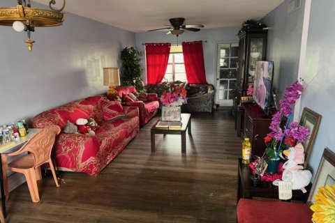 Condo in Lauderhill, Florida, 2 bedrooms  № 2184065 - photo 6