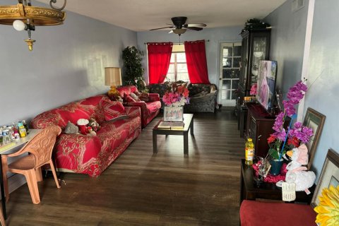 Condo in Lauderhill, Florida, 2 bedrooms  № 2184065 - photo 5