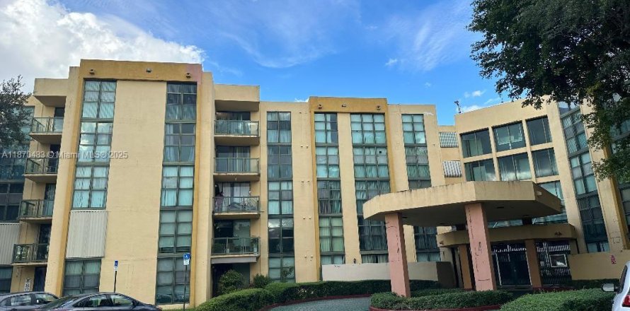 Condo in Miami, Florida, 2 bedrooms № 1895440