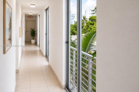 Condominio en venta en Miami Beach, Florida, 2 dormitorios, 90.67 m2 № 2168531 - foto 13