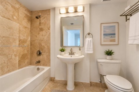 Condominio en venta en Miami Beach, Florida, 2 dormitorios, 90.67 m2 № 2168531 - foto 10
