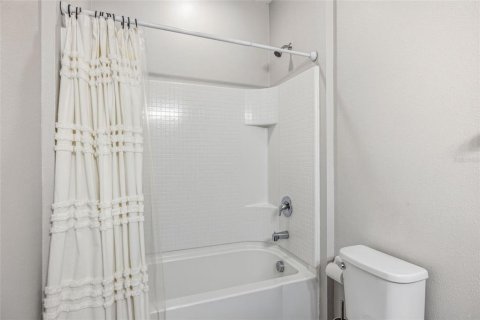 Townhouse in Apollo Beach, Florida 4 bedrooms, 164.81 sq.m. № 2214343 - photo 23