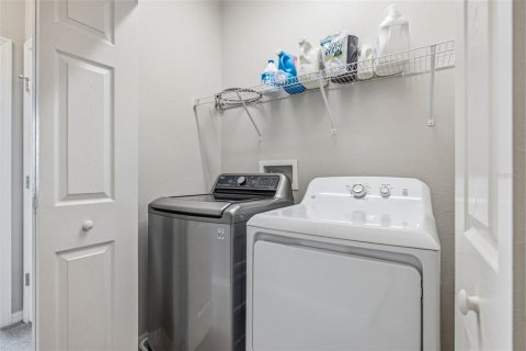 Townhouse in Apollo Beach, Florida 4 bedrooms, 164.81 sq.m. № 2214343 - photo 24