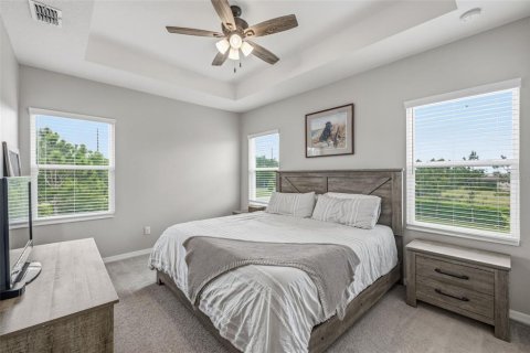 Townhouse in Apollo Beach, Florida 4 bedrooms, 164.81 sq.m. № 2214343 - photo 13