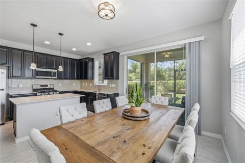 Townhouse in Apollo Beach, Florida 4 bedrooms, 164.81 sq.m. № 2214343 - photo 5