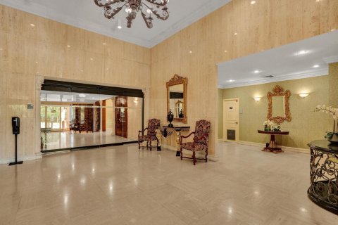 Condo in Hallandale Beach, Florida, 2 bedrooms  № 2240559 - photo 28
