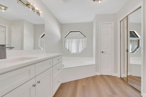 Villa ou maison à vendre à Orlando, Floride: 4 chambres, 259.85 m2 № 2391097 - photo 18
