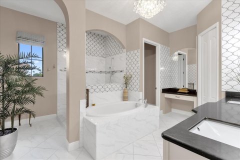 Casa en alquiler en Groveland, Florida, 5 dormitorios, 406.45 m2 № 1912409 - foto 13