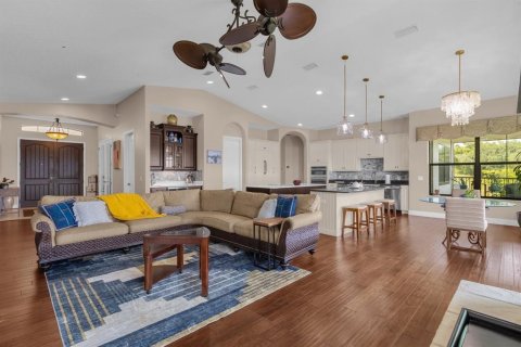 Casa en alquiler en Groveland, Florida, 5 dormitorios, 406.45 m2 № 1912409 - foto 10