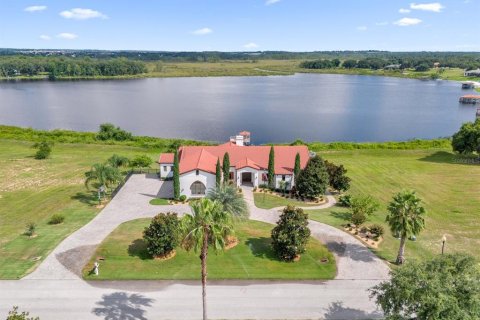 Casa en alquiler en Groveland, Florida, 5 dormitorios, 406.45 m2 № 1912409 - foto 1