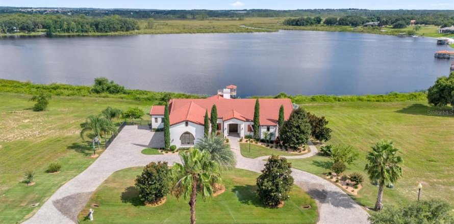 Casa en Groveland, Florida 5 dormitorios, 406.45 m2 № 1912409