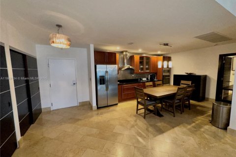 Apartamento en alquiler en Miami Beach, Florida, 2 dormitorios, 114.27 m2 № 1979380 - foto 7
