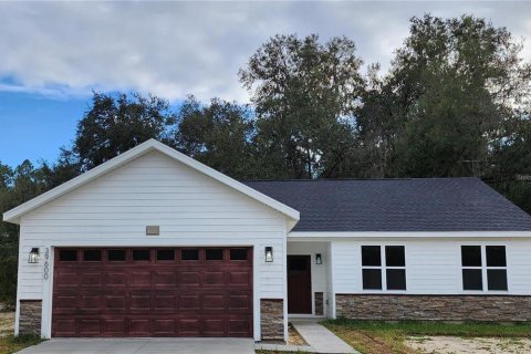Villa ou maison à Lady Lake, Floride 3 chambres, 108.97 m2 № 2413604