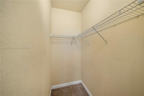 Touwnhouse à louer à Hialeah, Floride: 4 chambres, 172.98 m2 № 1940558 - photo 14