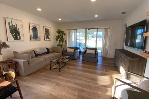 House in Groveland, Florida 4 bedrooms, 181.07 sq.m. № 1773454 - photo 8