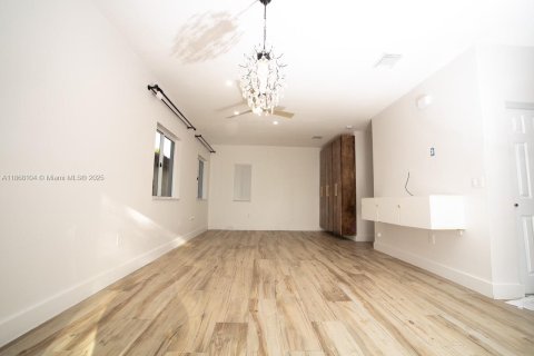 Villa ou maison à louer à Homestead, Floride: 3 chambres, 140 m2 № 1928133 - photo 7