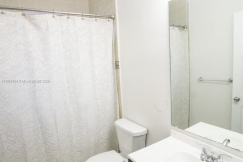 Villa ou maison à louer à Homestead, Floride: 3 chambres, 140 m2 № 1928133 - photo 11