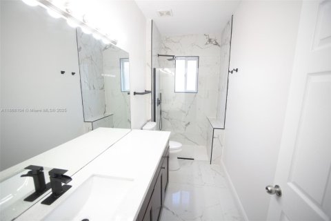 Villa ou maison à louer à Homestead, Floride: 3 chambres, 140 m2 № 1928133 - photo 6