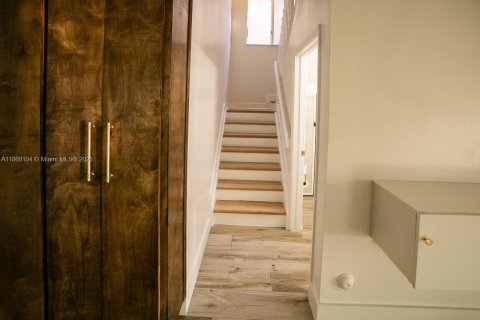 Villa ou maison à louer à Homestead, Floride: 3 chambres, 140 m2 № 1928133 - photo 8