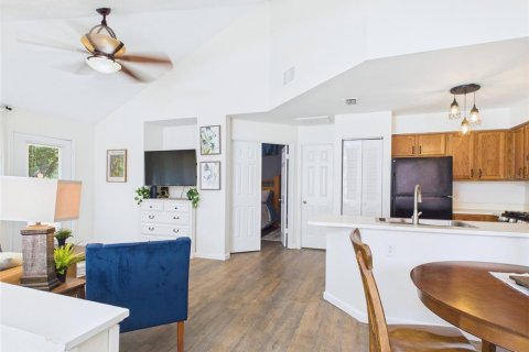 Condominio en alquiler en Winter Haven, Florida, 1 dormitorio, 51.93 m2 № 1812578 - foto 2