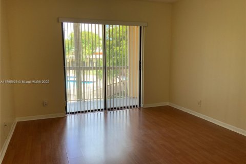 Снять в аренду кондоминиум в Дорал, Флорида 1 спальня, 65.96м2, № 1941068 - фото 5