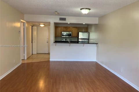 Снять в аренду кондоминиум в Дорал, Флорида 1 спальня, 65.96м2, № 1941068 - фото 4