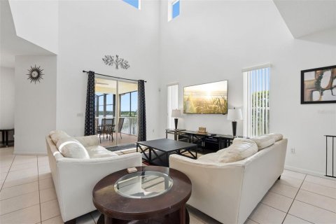 Casa en venta en Haines City, Florida, 5 dormitorios, 339.37 m2 № 2199765 - foto 10