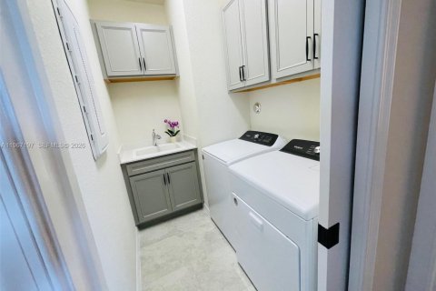 Купить таунхаус в Лейк-Уорт, Флорида 3 спальни, 176.05м2, № 2029663 - фото 28