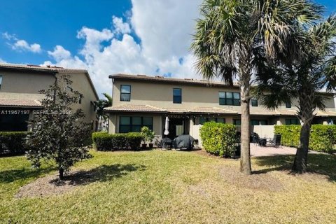 Купить таунхаус в Лейк-Уорт, Флорида 3 спальни, 176.05м2, № 2029663 - фото 30