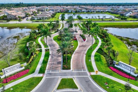 Купить таунхаус в Лейк-Уорт, Флорида 3 спальни, 176.05м2, № 2029663 - фото 11