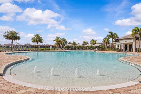 Купить таунхаус в Лейк-Уорт, Флорида 3 спальни, 176.05м2, № 2029663 - фото 10