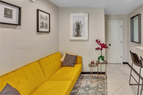 Commercial property in Hollywood, Florida 94.85 sq.m. № 1967607 - photo 17