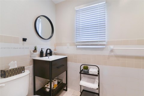 Commercial property in Hollywood, Florida 94.85 sq.m. № 1967607 - photo 23