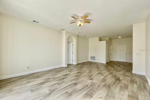 House in Tampa, Florida 3 bedrooms, 125.79 sq.m. № 2148732 - photo 5