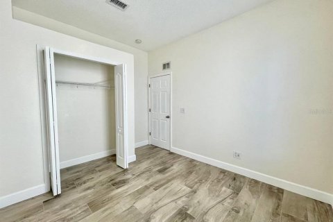 House in Tampa, Florida 3 bedrooms, 125.79 sq.m. № 2148732 - photo 21