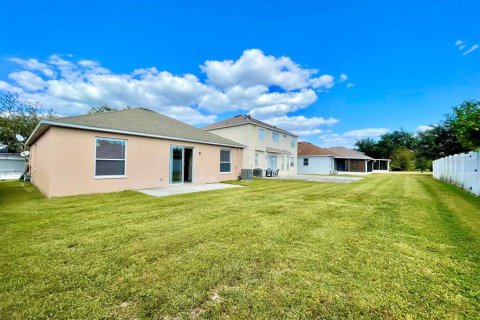 House in Tampa, Florida 3 bedrooms, 125.79 sq.m. № 2148732 - photo 28