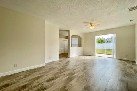 House in Tampa, Florida 3 bedrooms, 125.79 sq.m. № 2148732 - photo 7