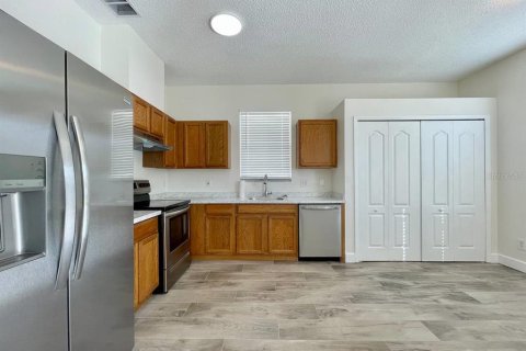 House in Tampa, Florida 3 bedrooms, 125.79 sq.m. № 2148732 - photo 10