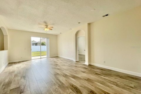 House in Tampa, Florida 3 bedrooms, 125.79 sq.m. № 2148732 - photo 6