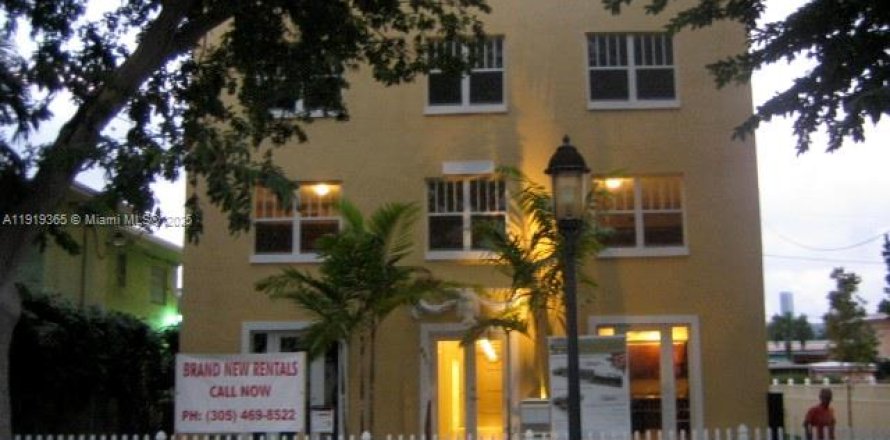 Appartement à Miami, Floride 1 chambre, 1037.35 m2 № 1974553