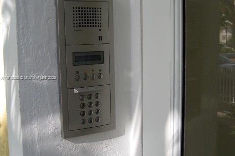 Appartement à louer à Miami, Floride: 1 chambre, 1037.35 m2 № 1974553 - photo 2