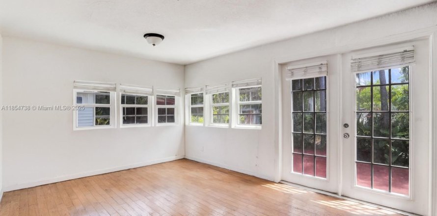 Immobilier commercial à Dania Beach, Floride 104.52 m2 № 1896507