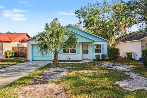 House in Leesburg, Florida 3 bedrooms, 113.06 sq.m. № 2111347