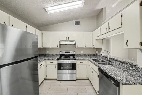 House in Leesburg, Florida 3 bedrooms, 113.06 sq.m. № 2111347 - photo 6